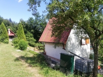 Exkluzívne na predaj útulná chata v Banskej Bystrici v obci Tajov – realitná kancelária Xemar